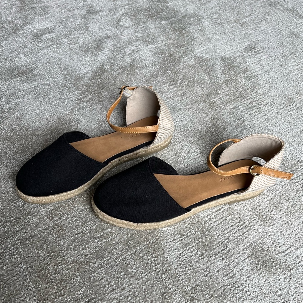 Womens sandals